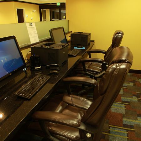 Holiday Inn Express And Suites Detroit North-Troy By Ihg Εξωτερικό φωτογραφία