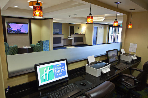 Holiday Inn Express And Suites Detroit North-Troy By Ihg Εξωτερικό φωτογραφία